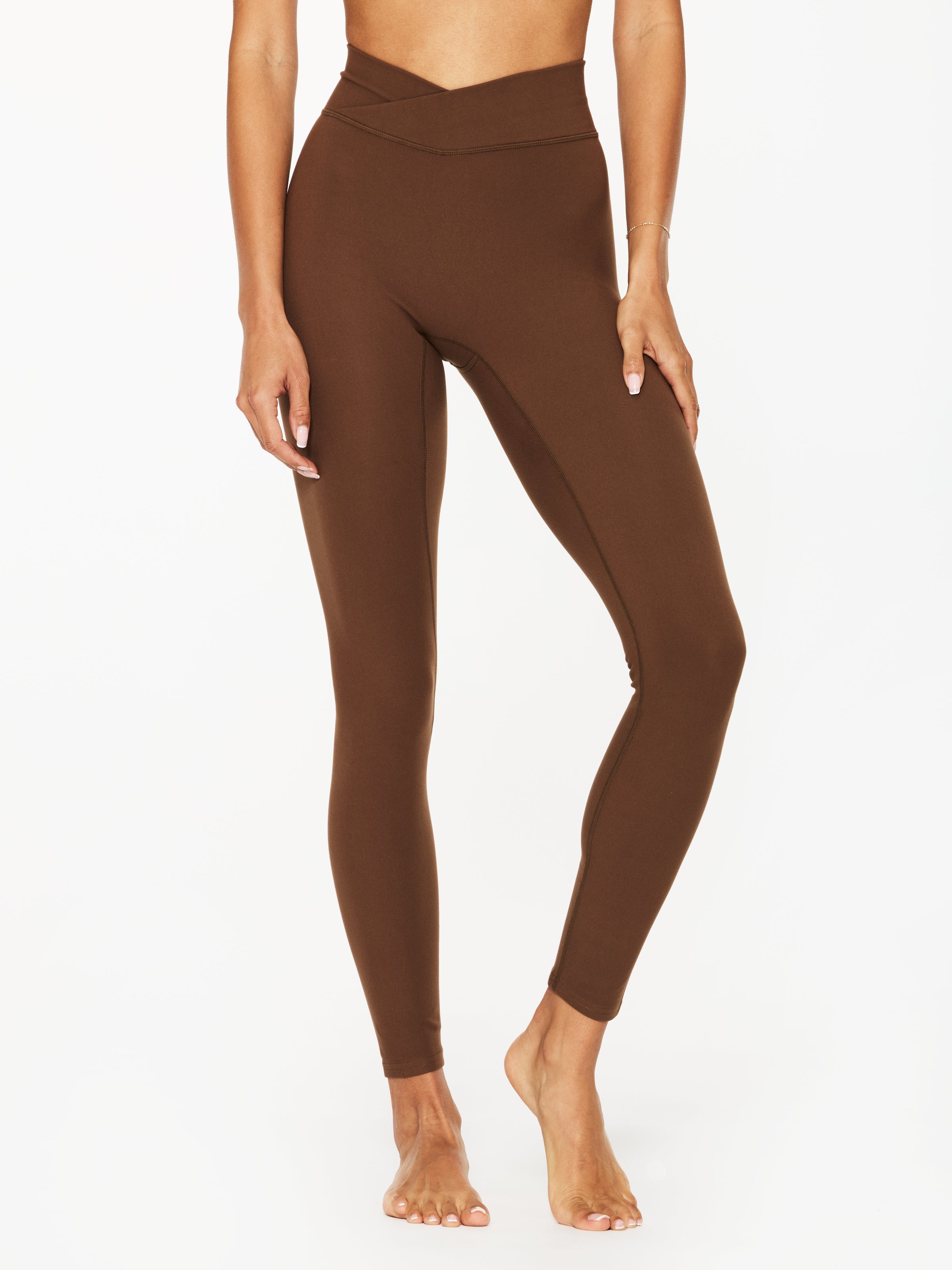 437 The V Legging