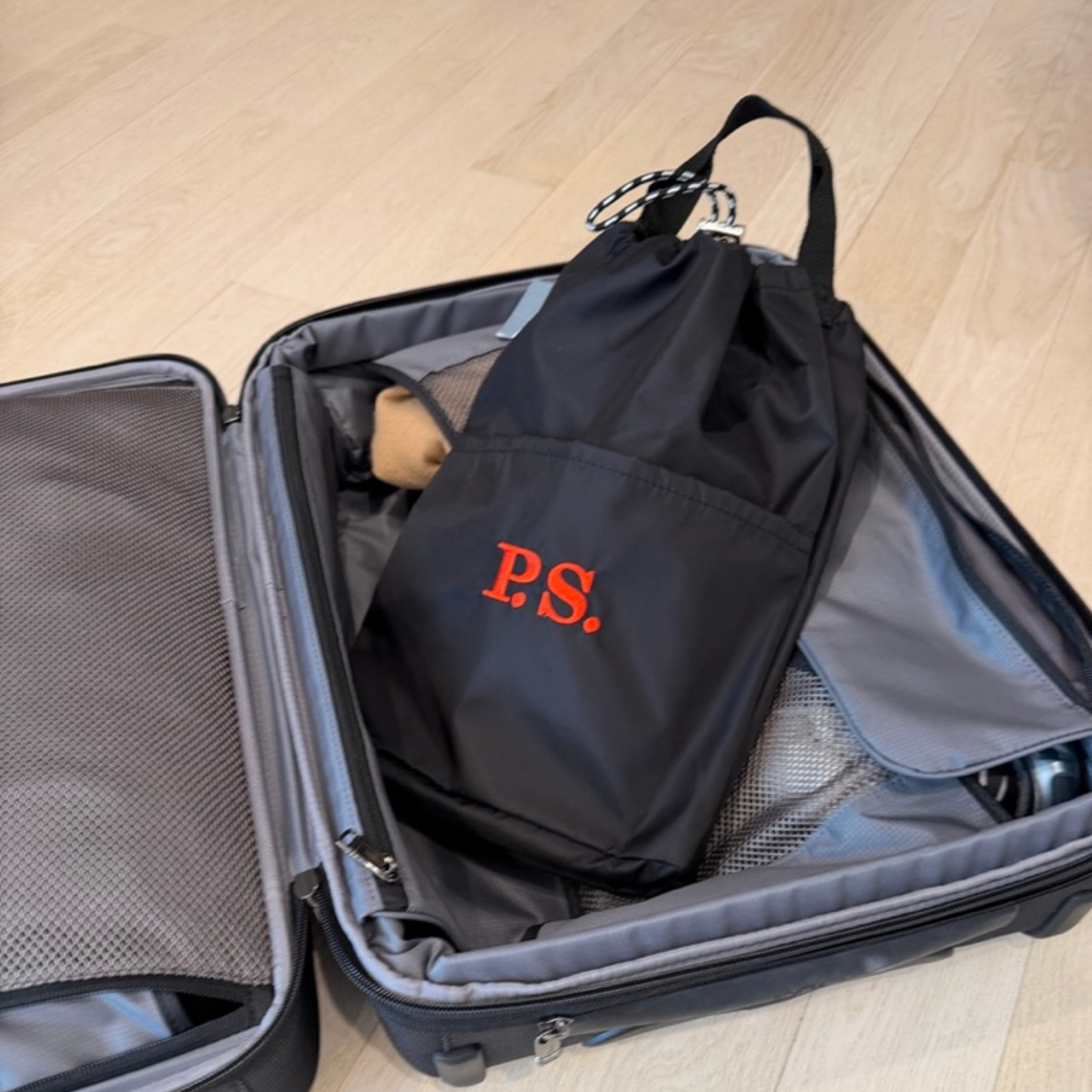 THE RIPPLE DUO POCKET —SHOE BAG VERTICAL CARRYING CASE / STINGRAY BLACK