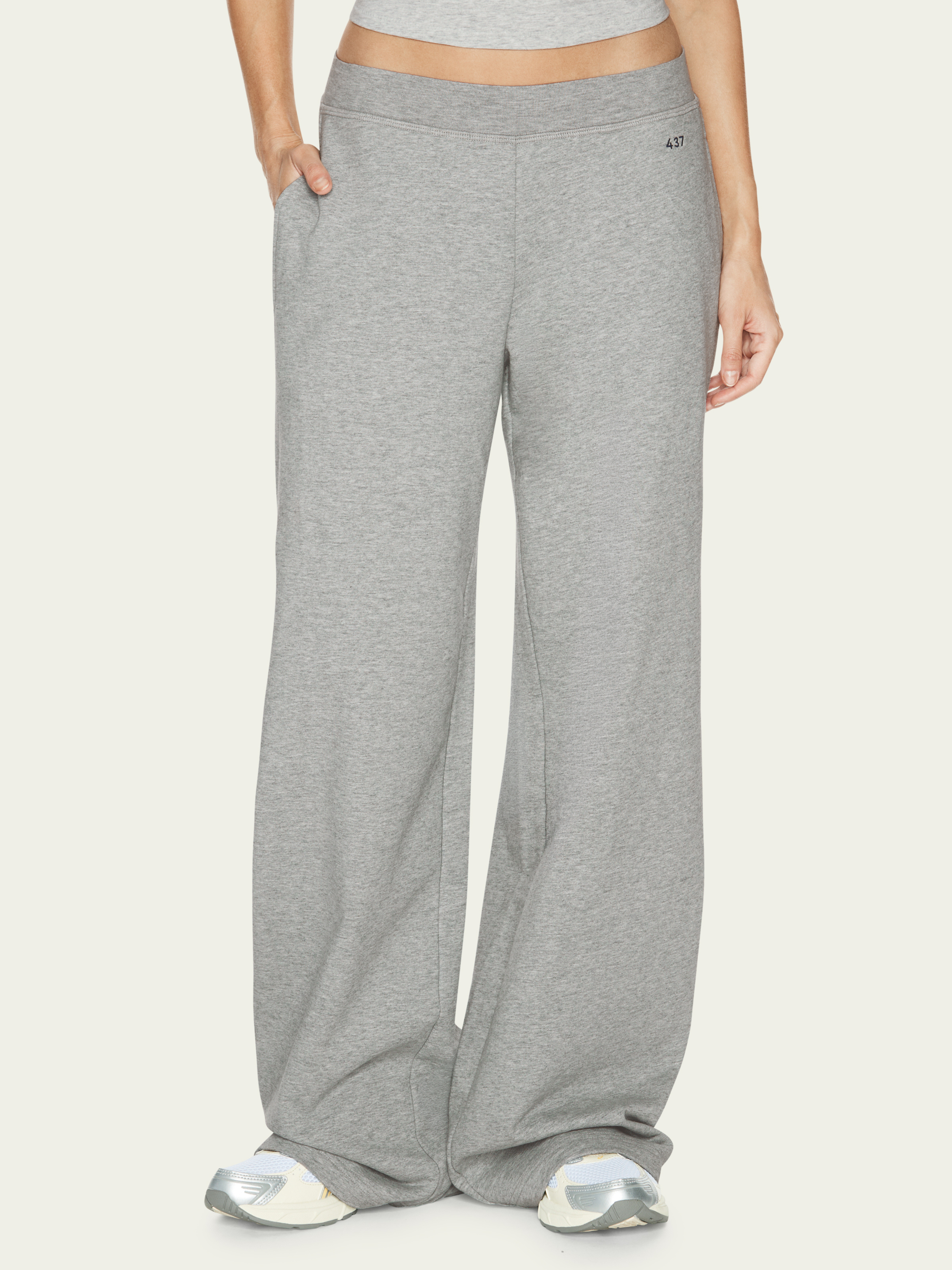 437 The Off Duty Pant
