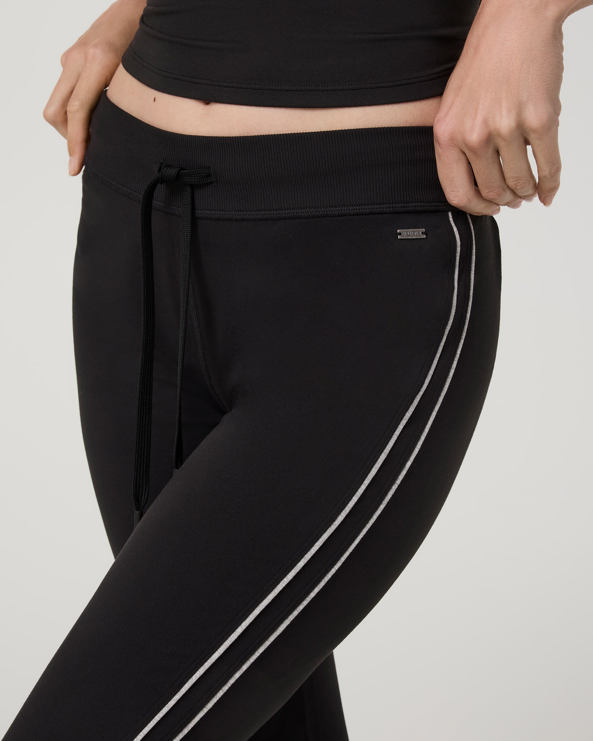Vuori Halo Low Rise Slim Flare Retro Pant